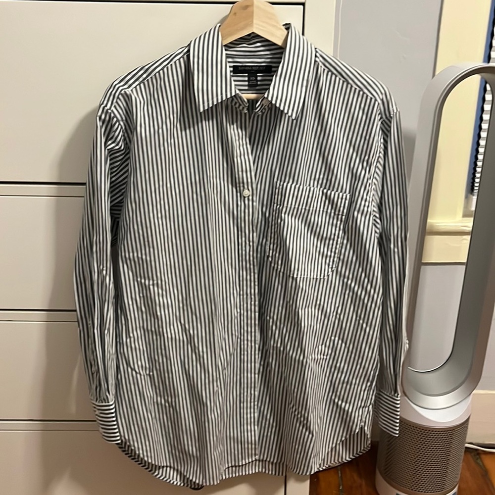 Women’s Banana Republic Button Down